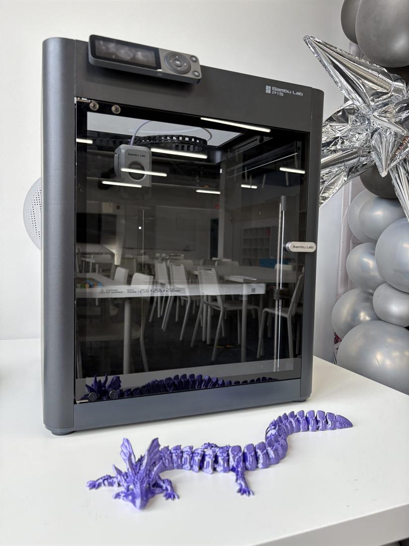 A 3D printer running in the Exploratores 3D Print Lab
